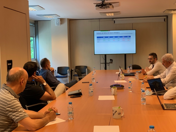 El ministre Jover amb la CEA, a la reunió explicativa d'aquesta setmana.